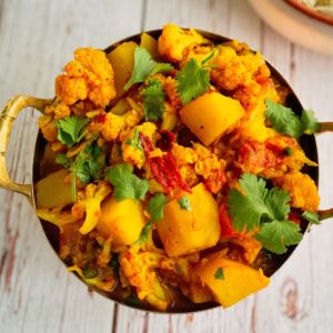 Instant Pot Cauliflower Potato Curry